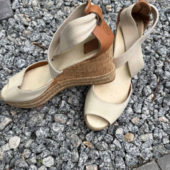Tory Burch Elegant Cream Wedge Sandals - Picture 3 of 8